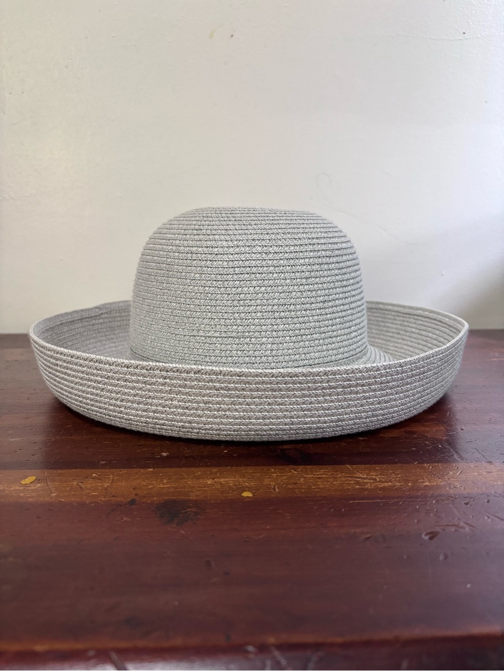 Betmar Vintage Light Gray Wide-Brim Straw Sun Hat Beach Resortwear Vacation